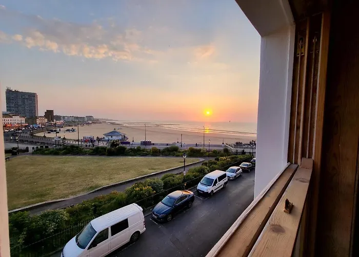 Sunset Point Apts - North Shore Suite