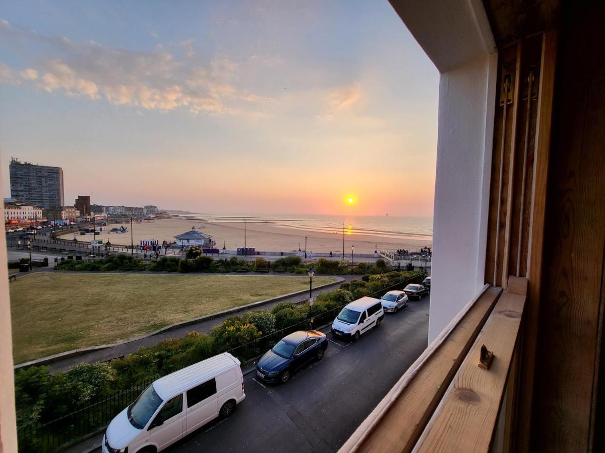 Sunset Point Apts - North Shore Apartment *